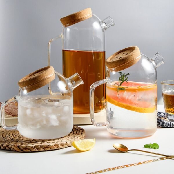Glass Water Jug(斜口竹盖壶)
