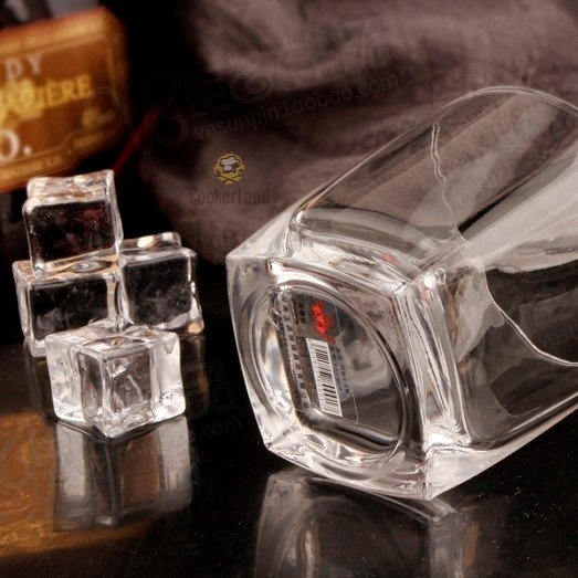 Cuboid Glass (四方格杯子）